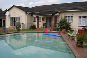 Germiston accommodation, accommodations near Rand airport, wadeville accommodation, Alberton accommodation, Gauteng guesthouse, guesthouse Germiston, Joburg Accommodation - swimming pool