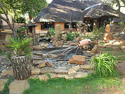 Hornbill Lodge Restaurant in Magaliesburg is a rustic thatch building, that offers a cosy and homely feel.